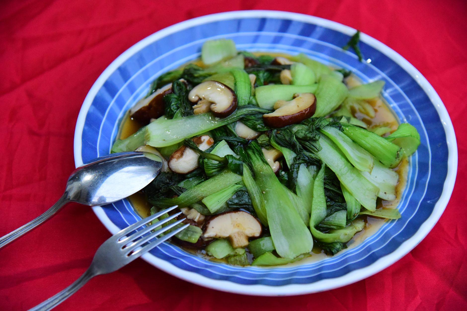 鷹嘴豆餅搭配西葫蘆沙拉 可當正餐享用