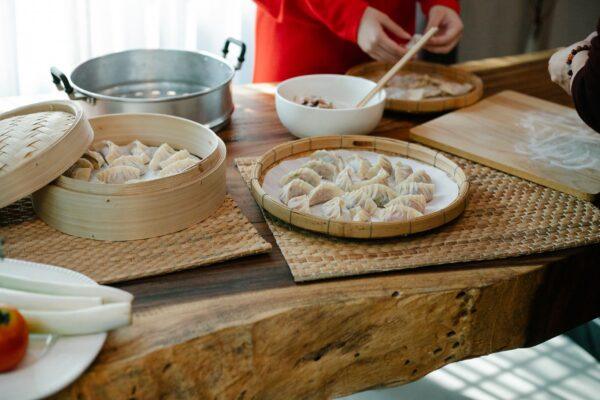 充滿摩洛哥風情的春季食譜:柑橘洋薊烤雞